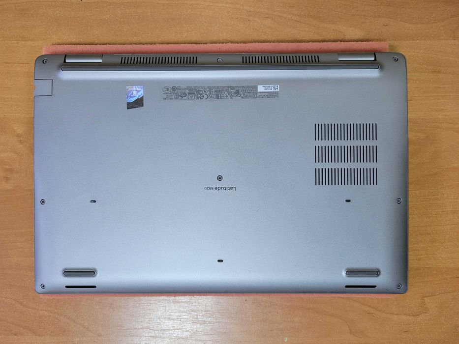 Ноутбук Dell Latitude 5520 15.6 FHD IPS i5-1145G7/16GB/SSD 256GB/Iris