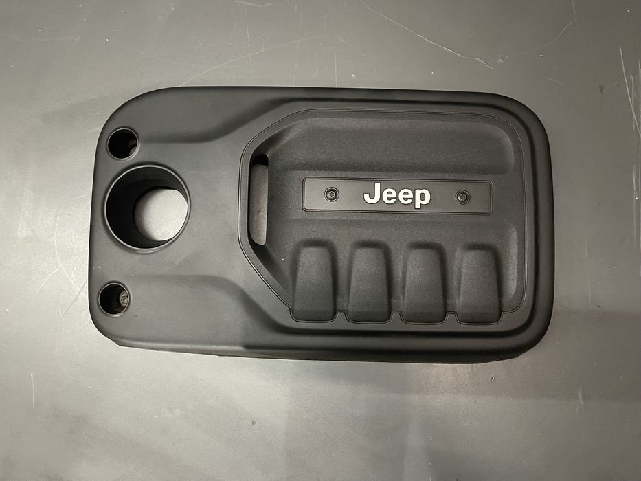 Кришка двигуна крышка двигателя jeep cherokee kl 2.0