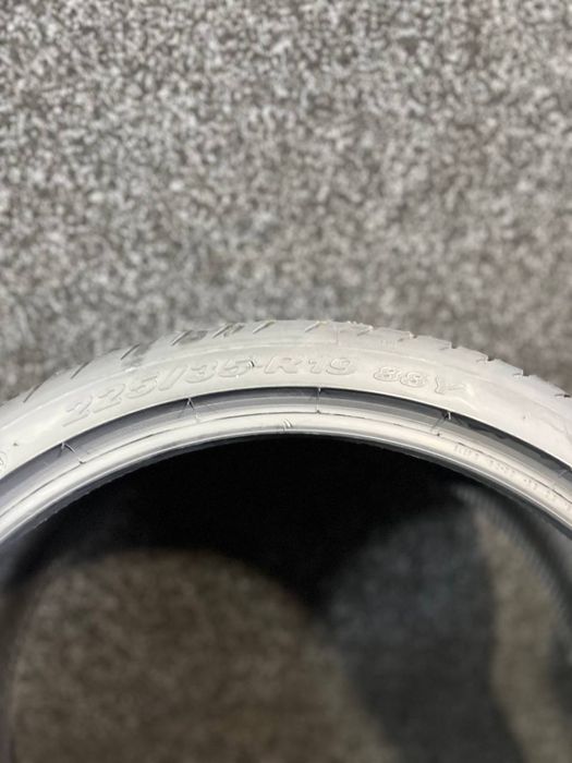 Pirelli 225/35R19 P Zero