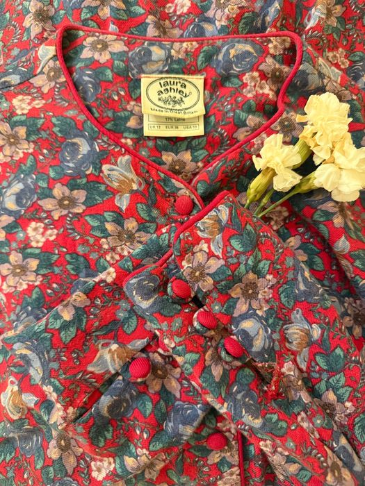 Вінтажна сукня від Laura Ashley