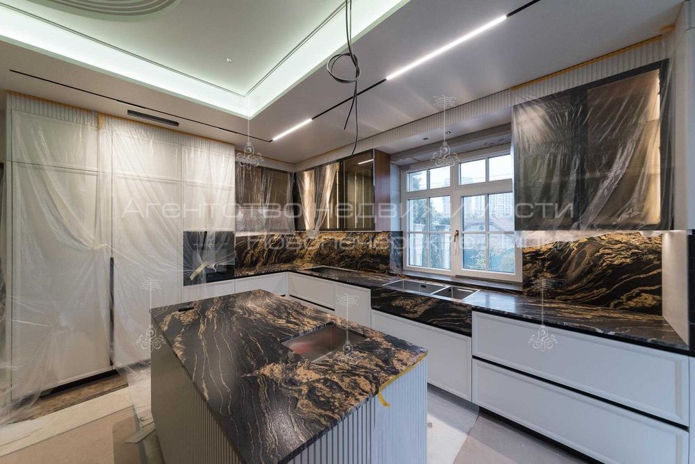 Продаж нового будинку 570 кв м вул Товарна Печерськ Генератор