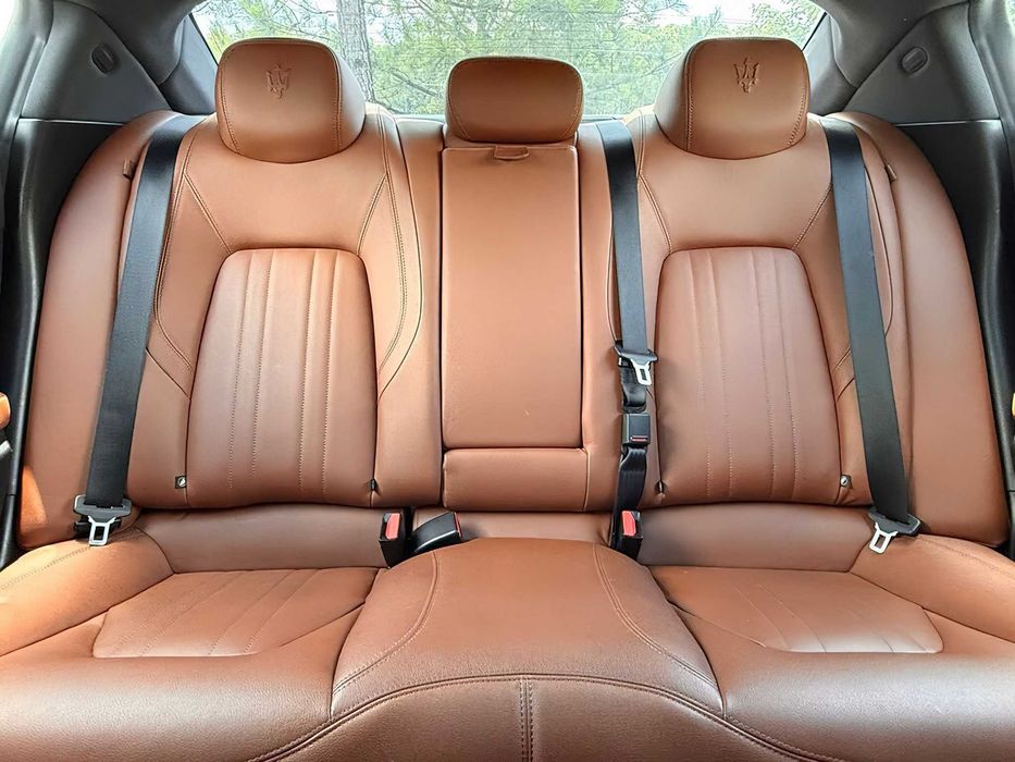 Maserati Ghibli      2019