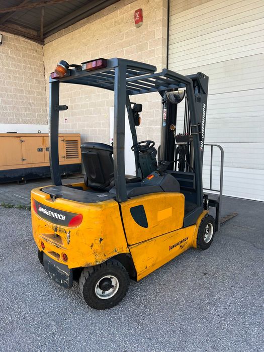 Empilhador Elétrico Jungheinrich 2000Kg Triplex