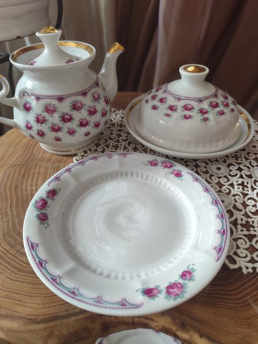 Порцеляновий посуд