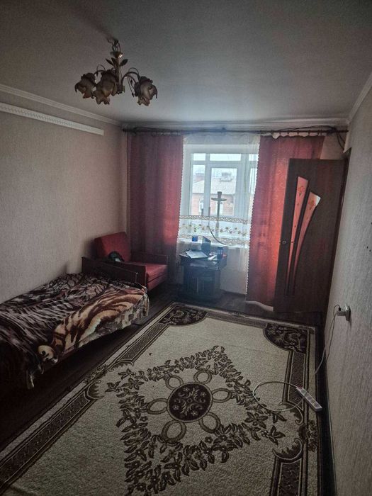 Світла та затишна квартира у центрі Помічної