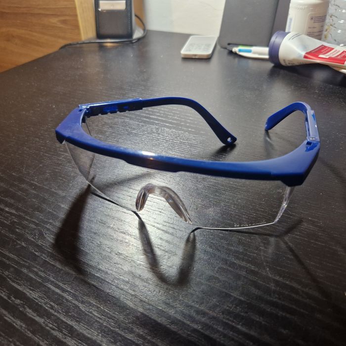 oculos de protecção novos sem uso/fabrico em França 
Marcas Françes
