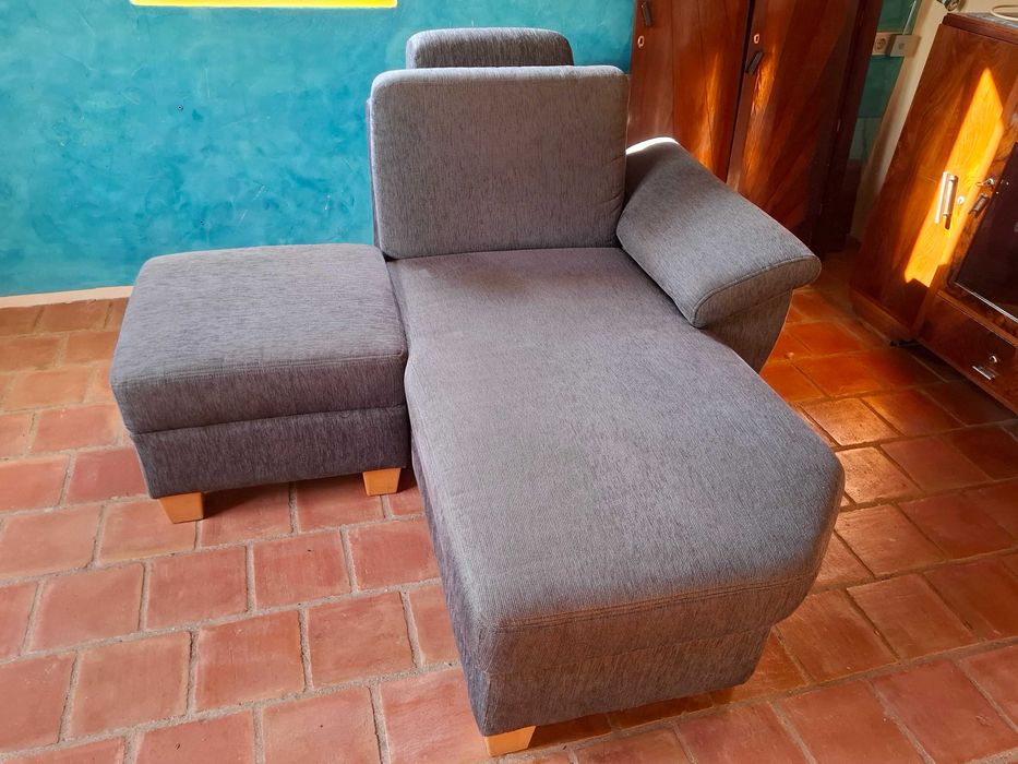 Chaise longue com puff