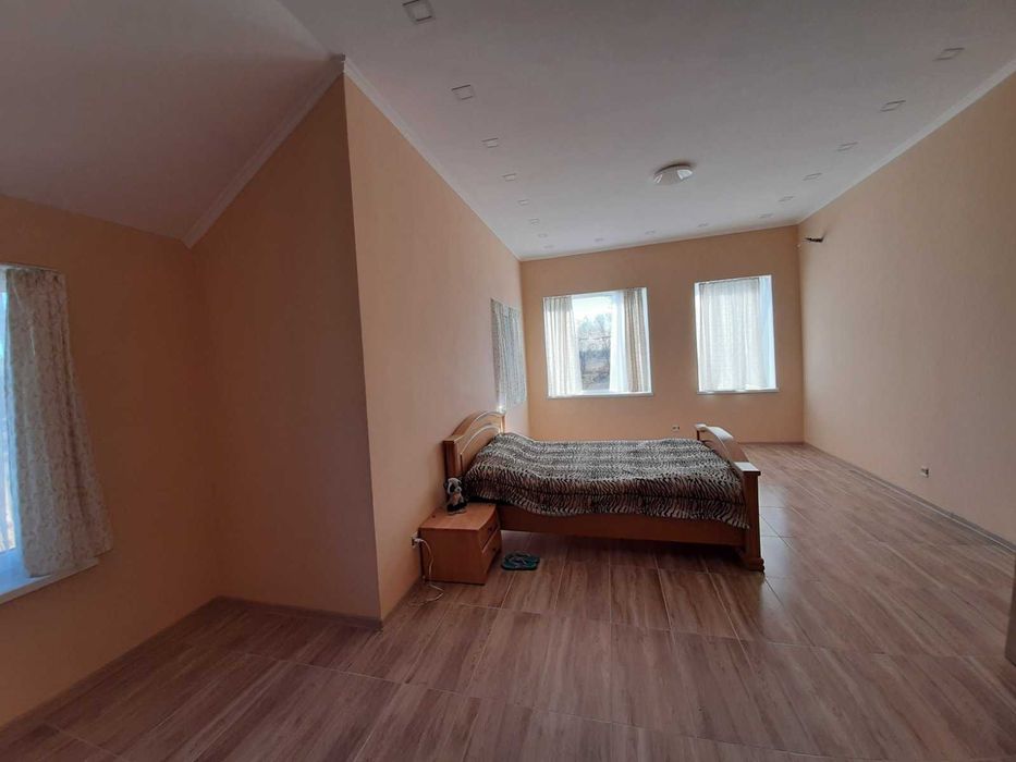 Хотянівка. Будинок 360 кв. Оренда на 1-3 місяці. Генератор. Без %.