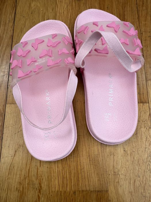 Дитячі шльопанці primark