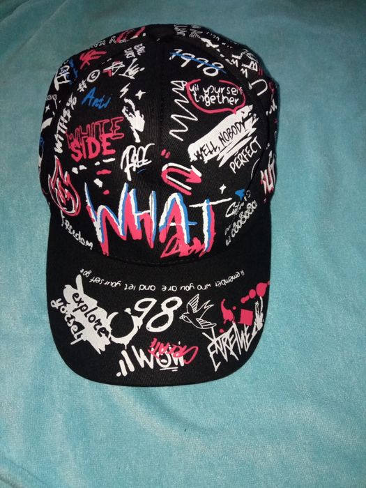 Kolorowa czapka z daszkiem