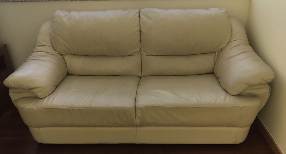 Sofá em Pele genuína - 1900 x 900 x 850