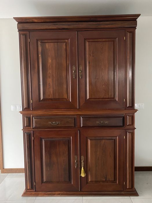 Móvel Louceiro em cerejeira em estado irrepreensível