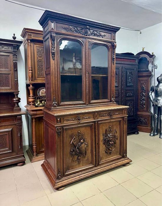 Різьблений обідній гарнітур вітрина сервант дерево стіл стільці 4003