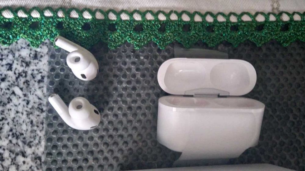 NOVOS - FONES DE OUVIDO sem fio de uma qualidade BRUTAL