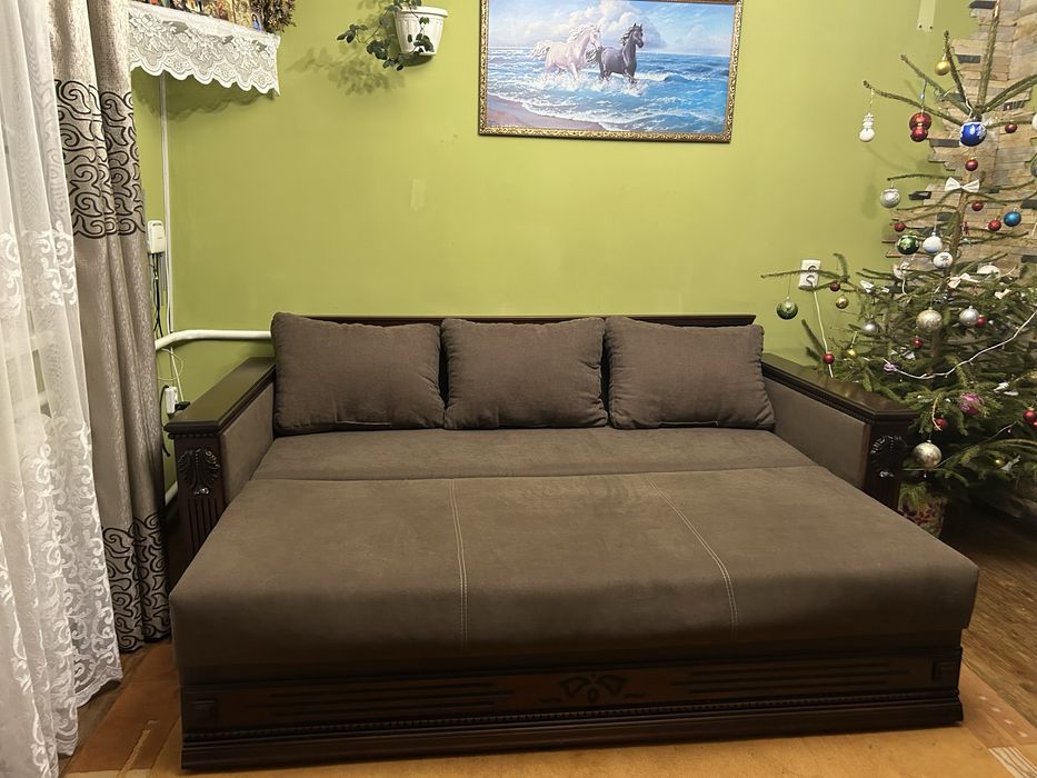 Продам диван,майже новий