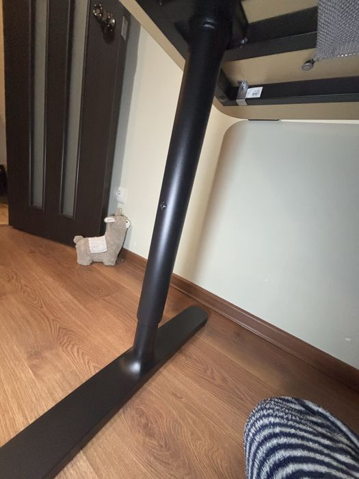 Офісний стіл IKEA Bekant з механічним регулюванням висоти 120*80