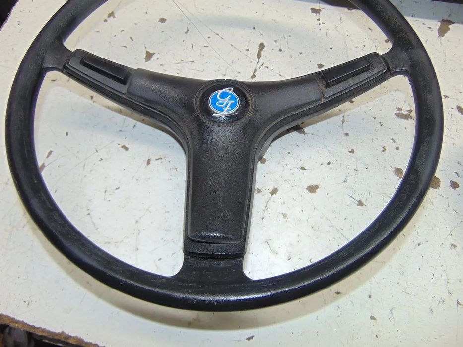 Mazda 818 Volante/Grelha