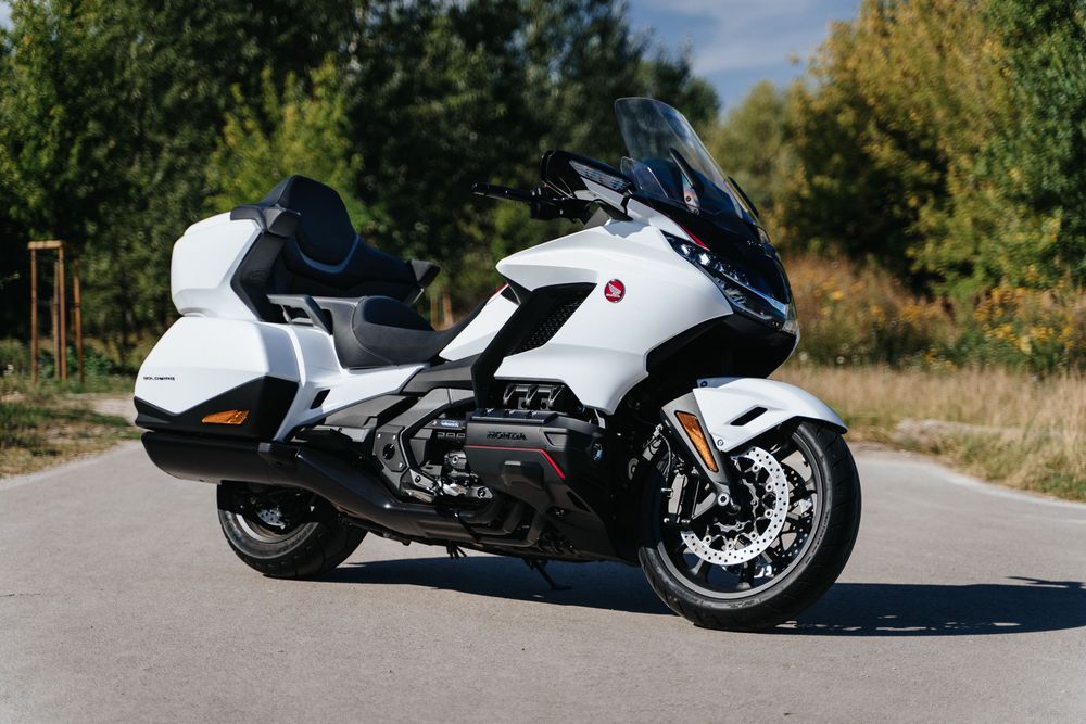 Honda GoldWing 1800 DCT [2024] - Wypożyczalnia Motocykli Warszawa | Rent Motorcycle Warsaw
