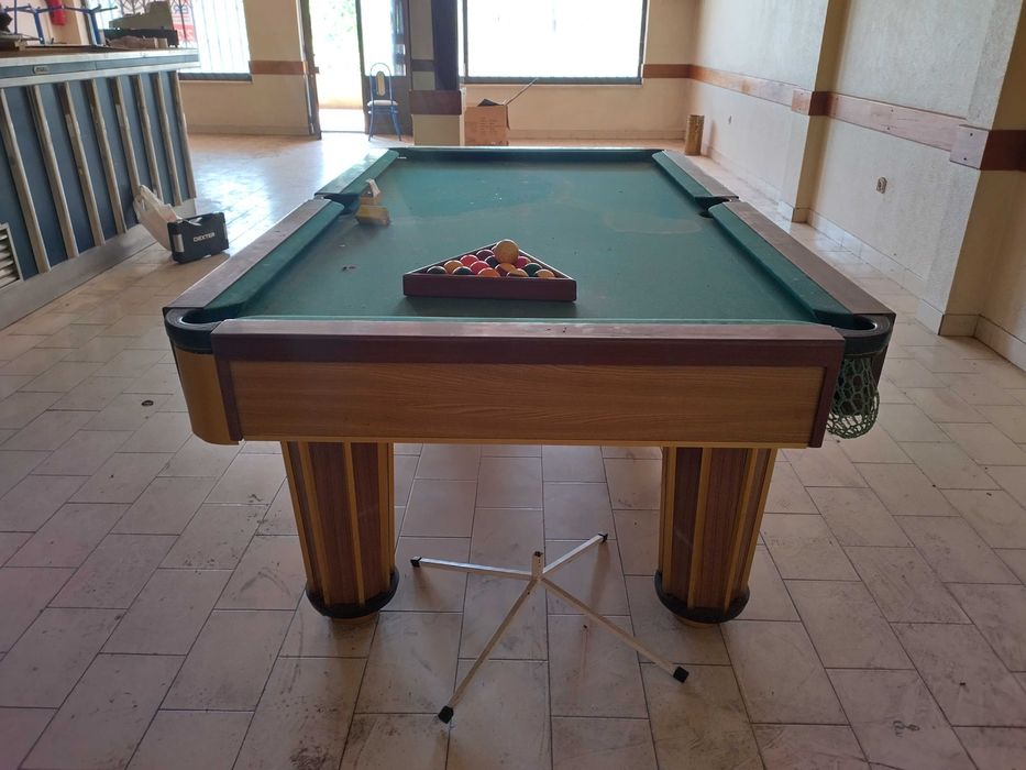 Vende-se mesa de bilhar em bom estado