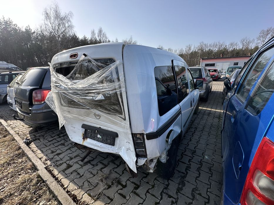 Opel Combo 1.4 benzyna 2010 w całości na części