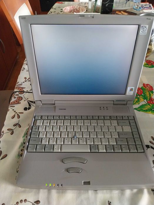 Caixa de maquina de fazer roscas em tubos.portatil Hp,toshiba .