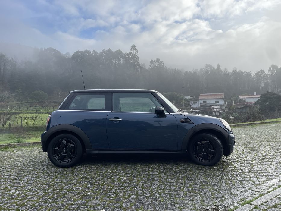 MINI Cooper 1.6458784679112878083