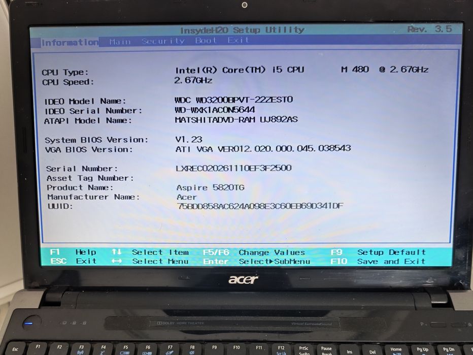 Trzy laptopy Acer i 2 x Lenovo