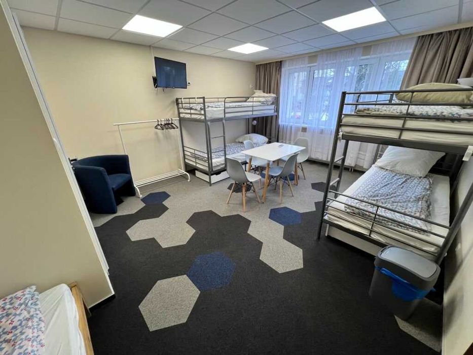 Nowoczesne Pokoje z Łazienkami | Hostel 365 Poznań | Parking | Wi-Fi