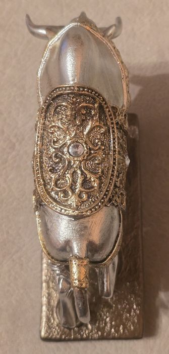 Piękna figurka kolekcjonerska z żywicy BYK wół. Knossos.