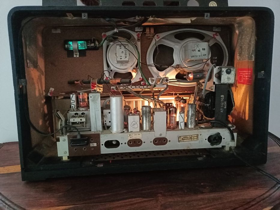 Radio Phiilips Bi - Ampli B6 X 82A tube radio