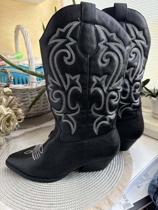 Казаки жіночі нові