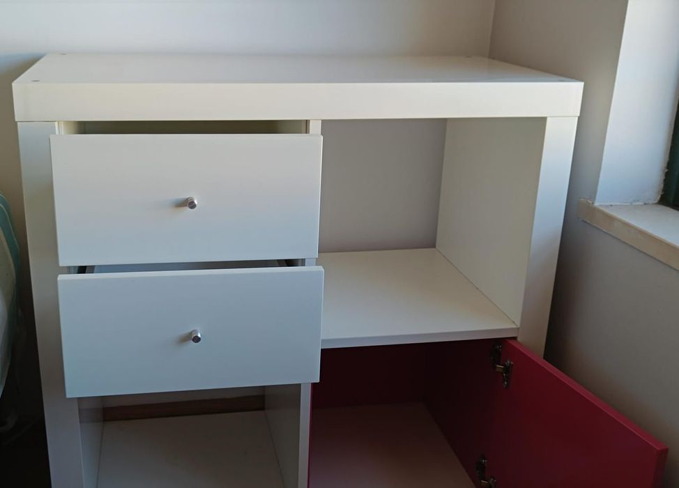Movel Ikea branco e rosa