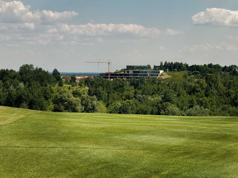 Видова вілла у Лісниках. 250м2. Тераса 50 м2. Гараж 2+2