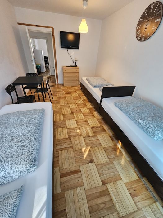 Noclegi KROLOWEJ JADWIGI parking  zwierzyniec Kraków