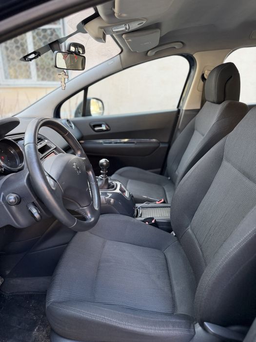 Пежо 5008 - 7 Мість