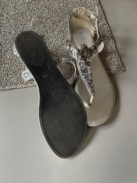 Guess logowane sandałki r.40