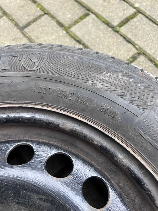 Opony Zimowe z Felgami 195/65/R15 VW Komplet