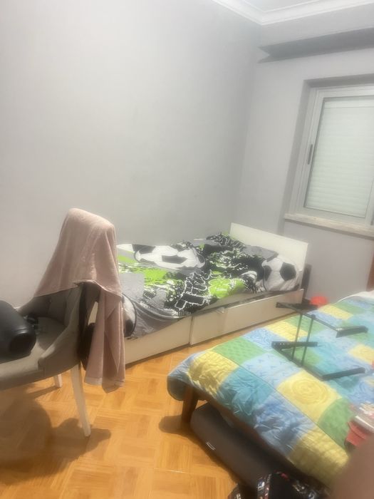 Quarto para alugar em estudantes em Almada