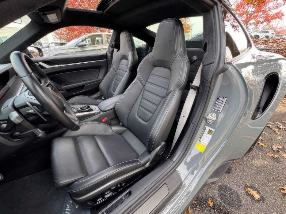 Porsche 911 Turbo S      2021