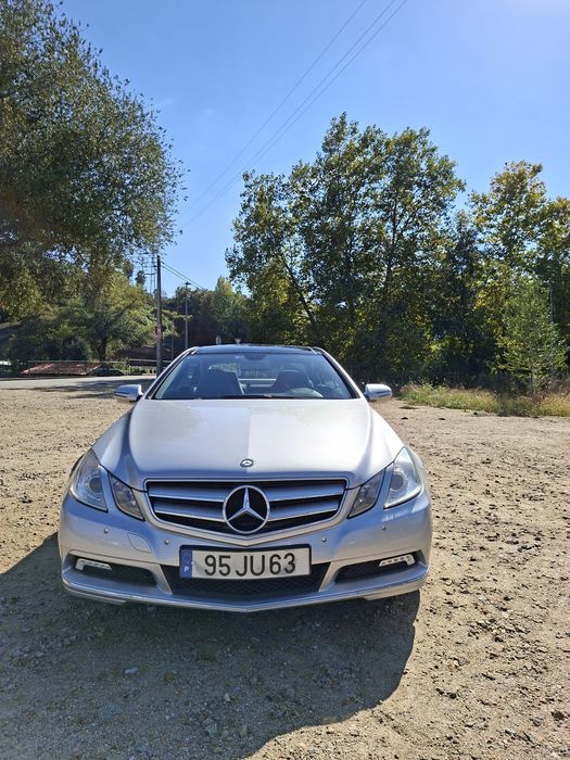 Mercedes-Benz E250 CDI BlueEFFICIENCY Coupé - Teto Panorâmico - 180.000 km