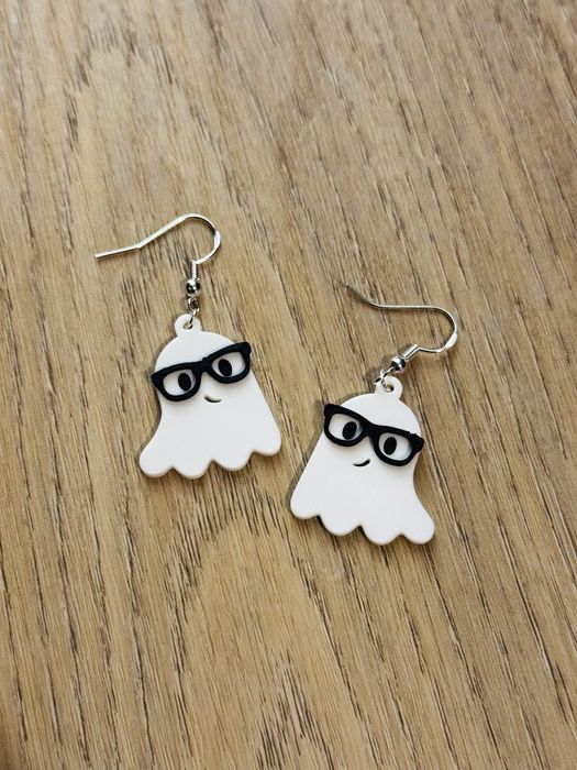 Brincos de Halloween com personagens