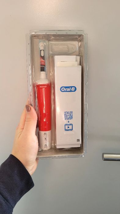 Escova elétrica Oral-b cars