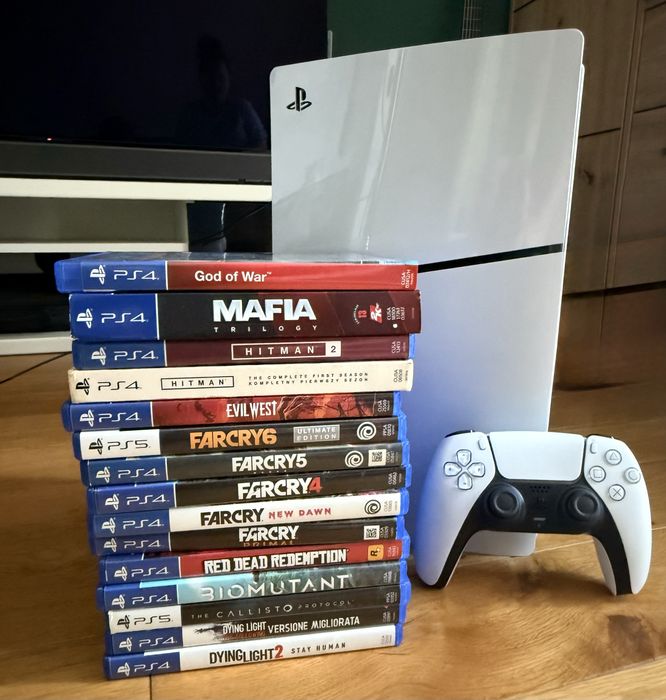 Sprzedam PlayStation 5 z napędem + pad DualSense + 15 gier