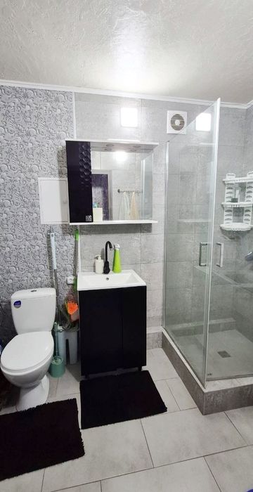 ПРОДАМ затишну 2-кімнатну квартиру у с.Зарічне, Самарівський район.