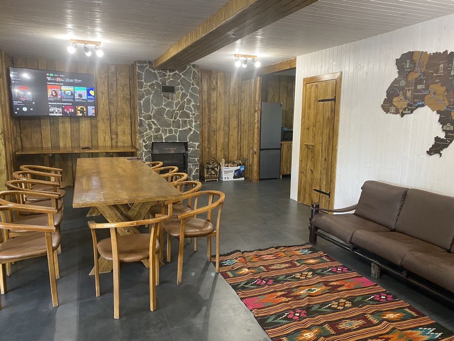 Затишний будинок для відпочинку та святкувань у Rest Family