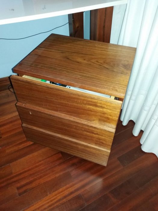 Secretária+móvel com 3 gavetas