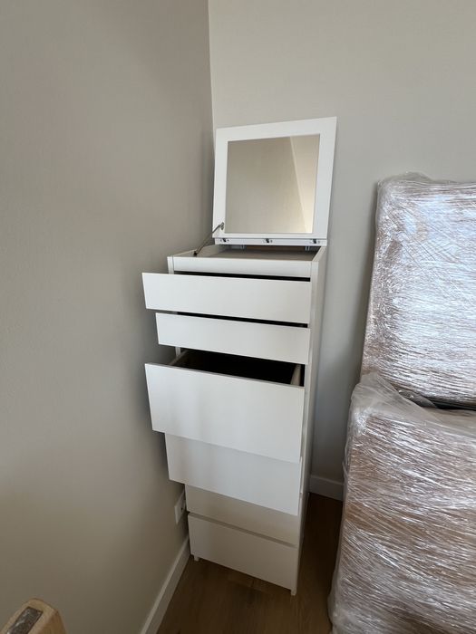 Malm camiseiro branco estimado