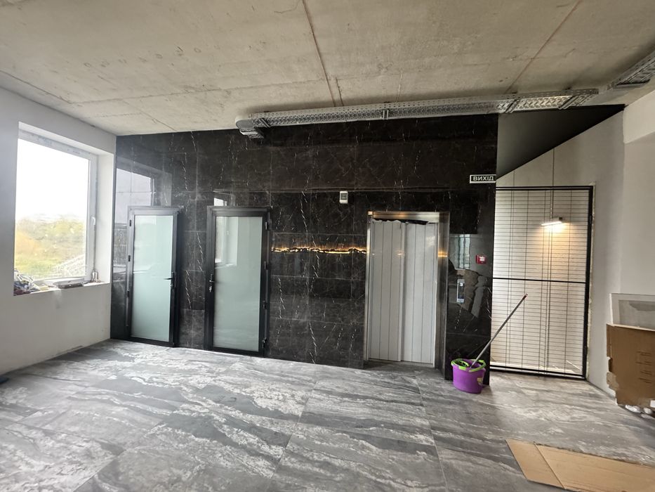 Оренда тераси Пустомити Грушевського 6 (площа 380 м2)