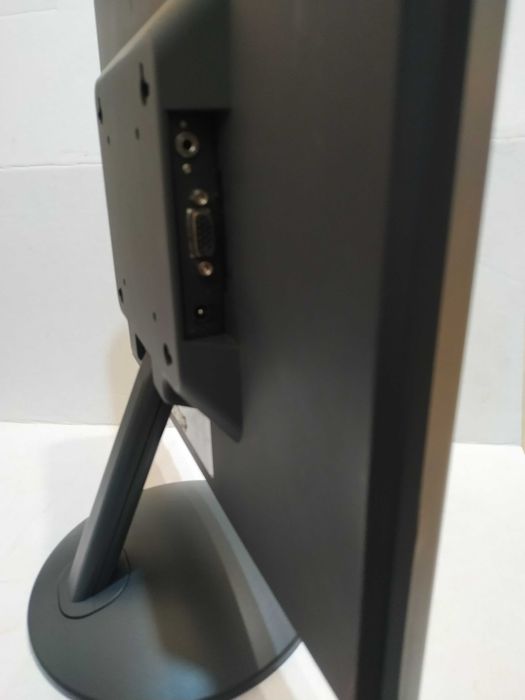 монитор с встроенными динамиками Тайвань