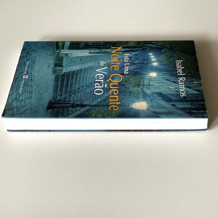 Livro Está Uma Noite Quente de Verão, Isabel Ramos